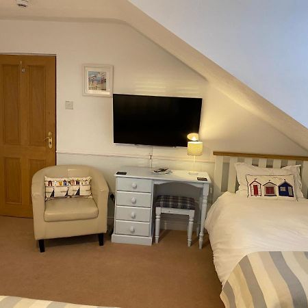 Blackthorn Farm Bed & Breakfast Holyhead Exterior photo