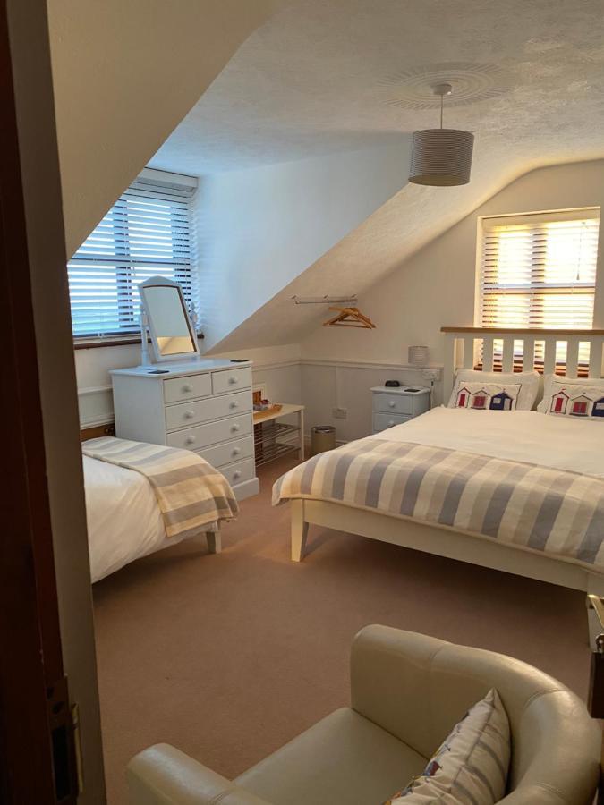Blackthorn Farm Bed & Breakfast Holyhead Exterior photo