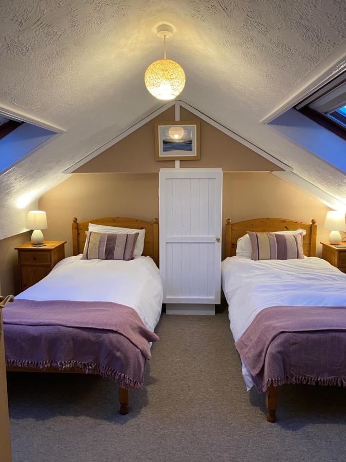 Blackthorn Farm Bed & Breakfast Holyhead Exterior photo