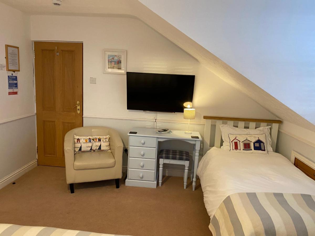 Blackthorn Farm Bed & Breakfast Holyhead Exterior photo