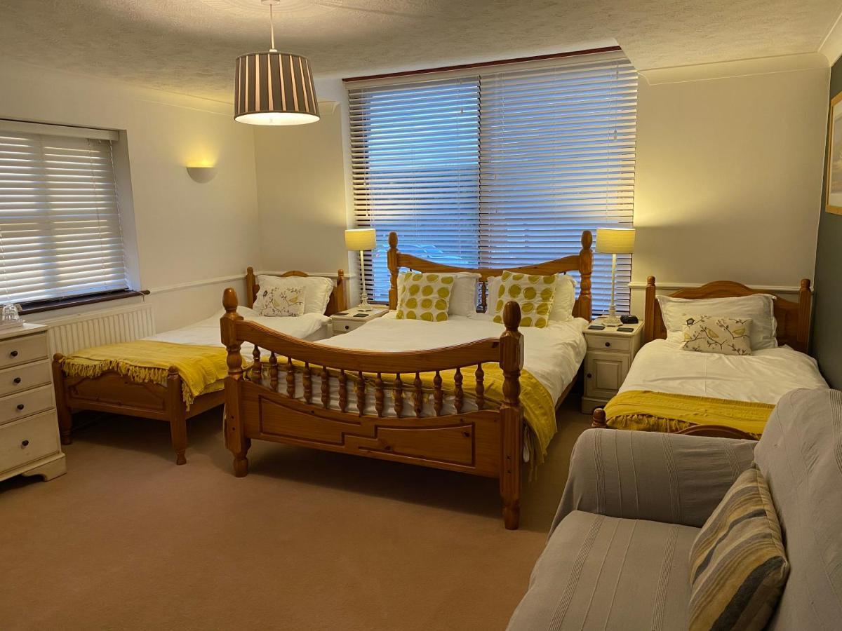 Blackthorn Farm Bed & Breakfast Holyhead Exterior photo