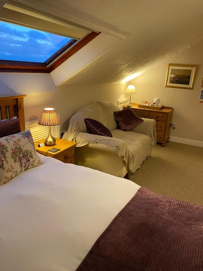 Blackthorn Farm Bed & Breakfast Holyhead Exterior photo