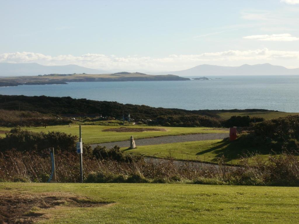 Blackthorn Farm Bed & Breakfast Holyhead Exterior photo