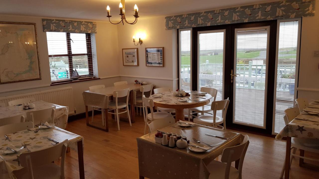 Blackthorn Farm Bed & Breakfast Holyhead Exterior photo