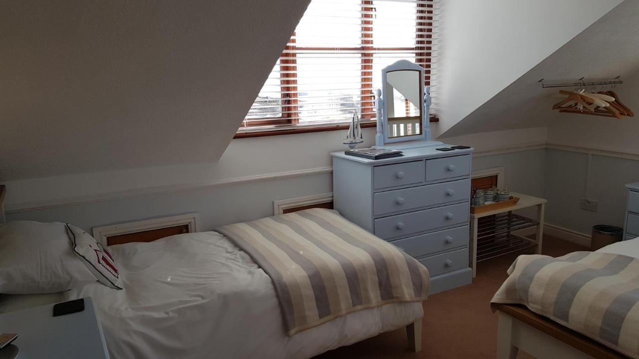 Blackthorn Farm Bed & Breakfast Holyhead Exterior photo