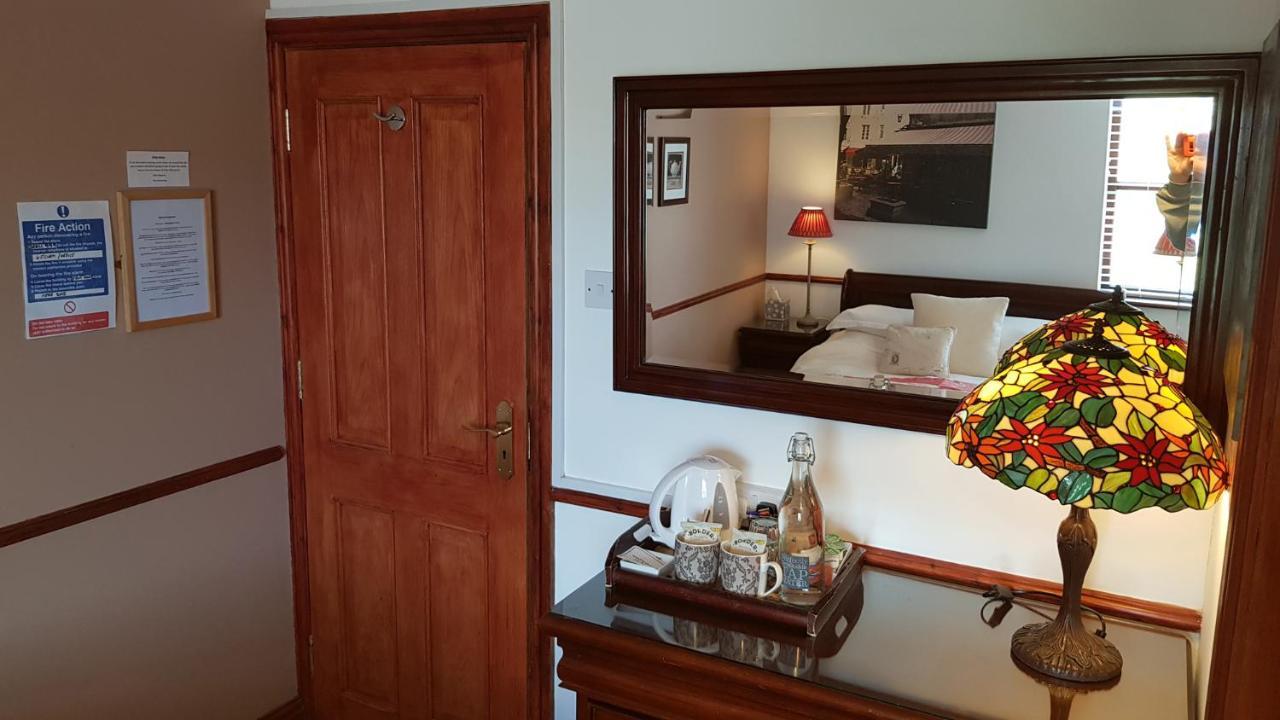 Blackthorn Farm Bed & Breakfast Holyhead Exterior photo