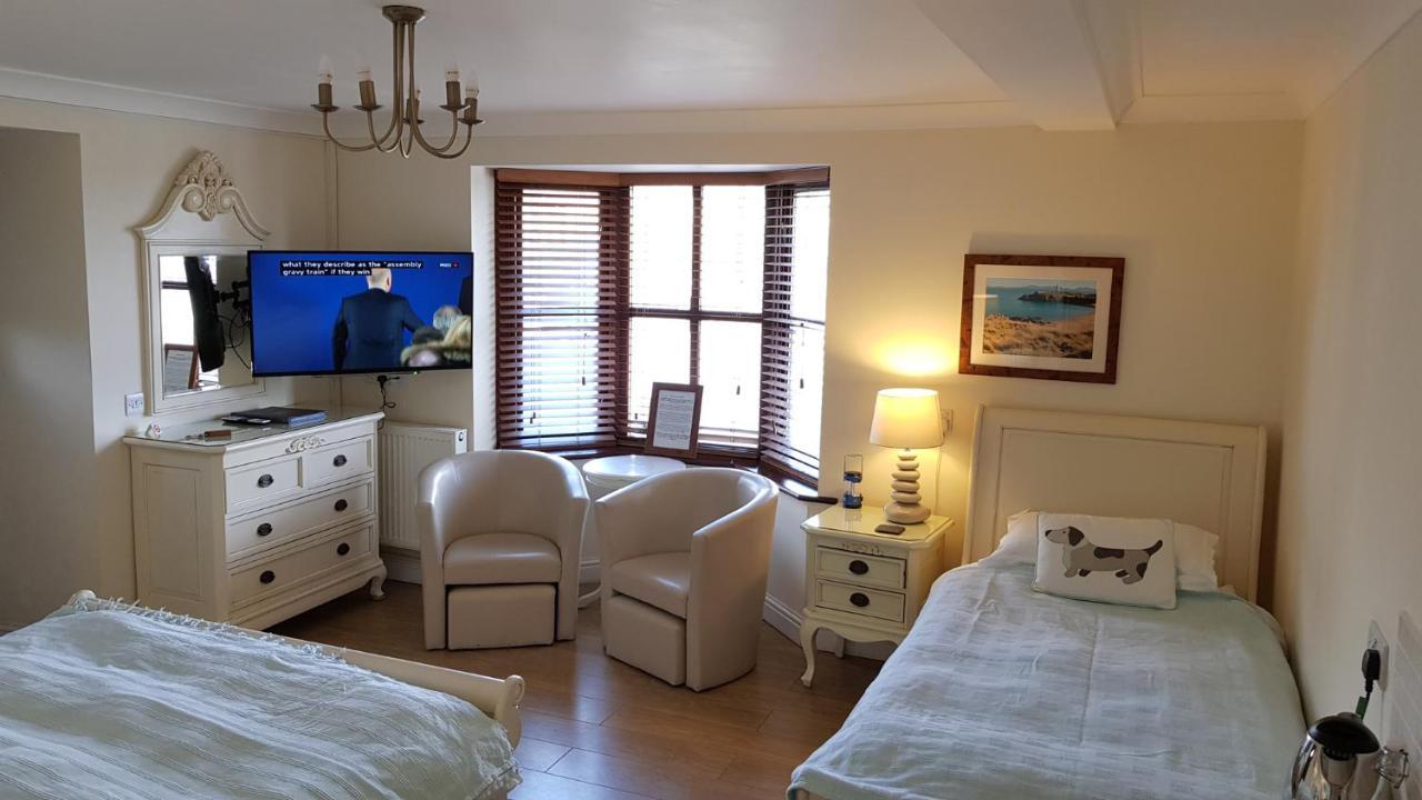 Blackthorn Farm Bed & Breakfast Holyhead Exterior photo